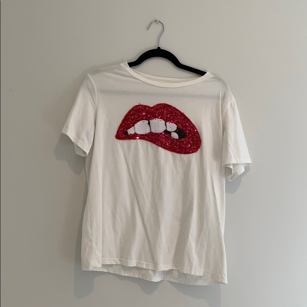 Sequin lip design shirt
